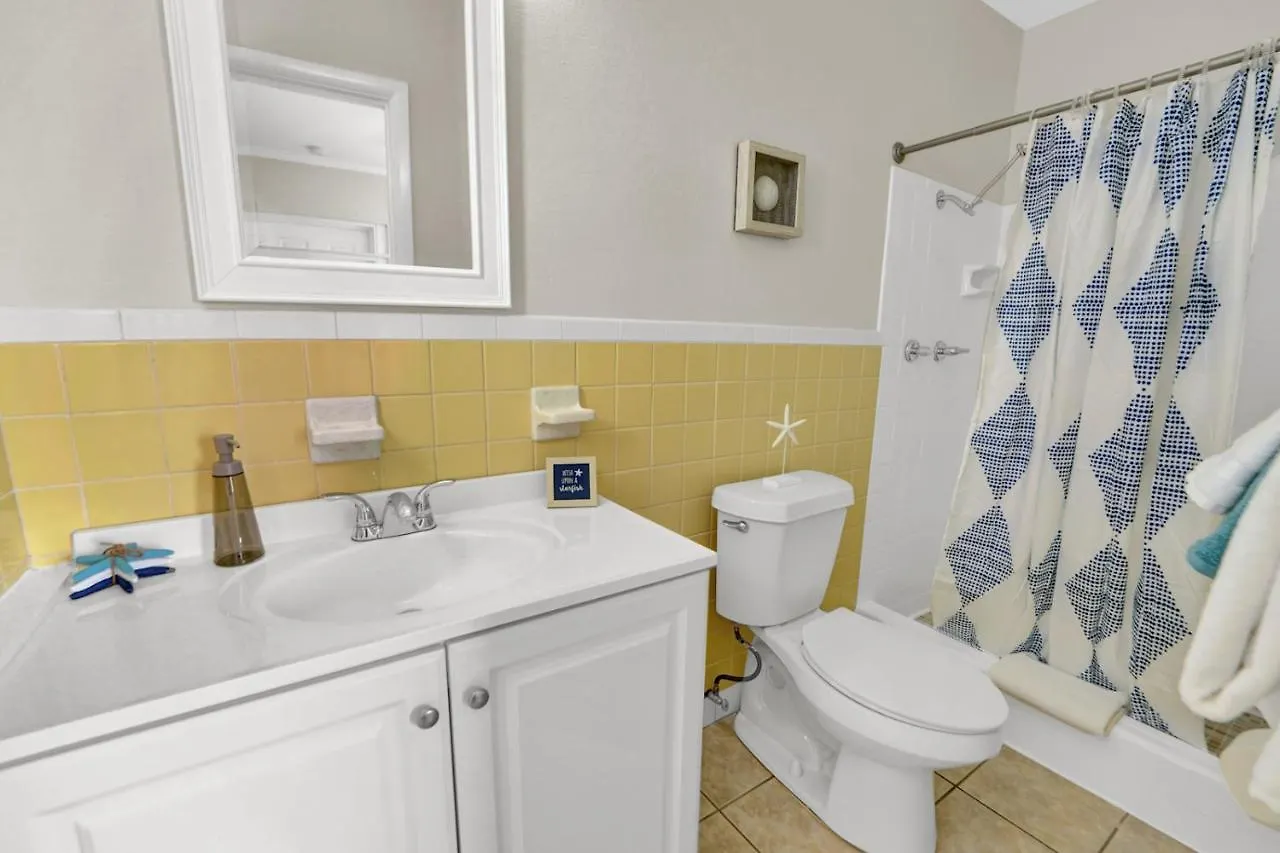 Sea Foam Suites Lower Grand Lagoon Отель