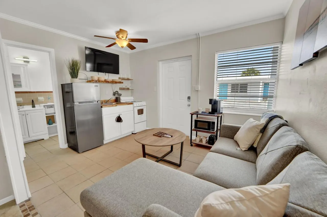 Sea Foam Suites Lower Grand Lagoon
