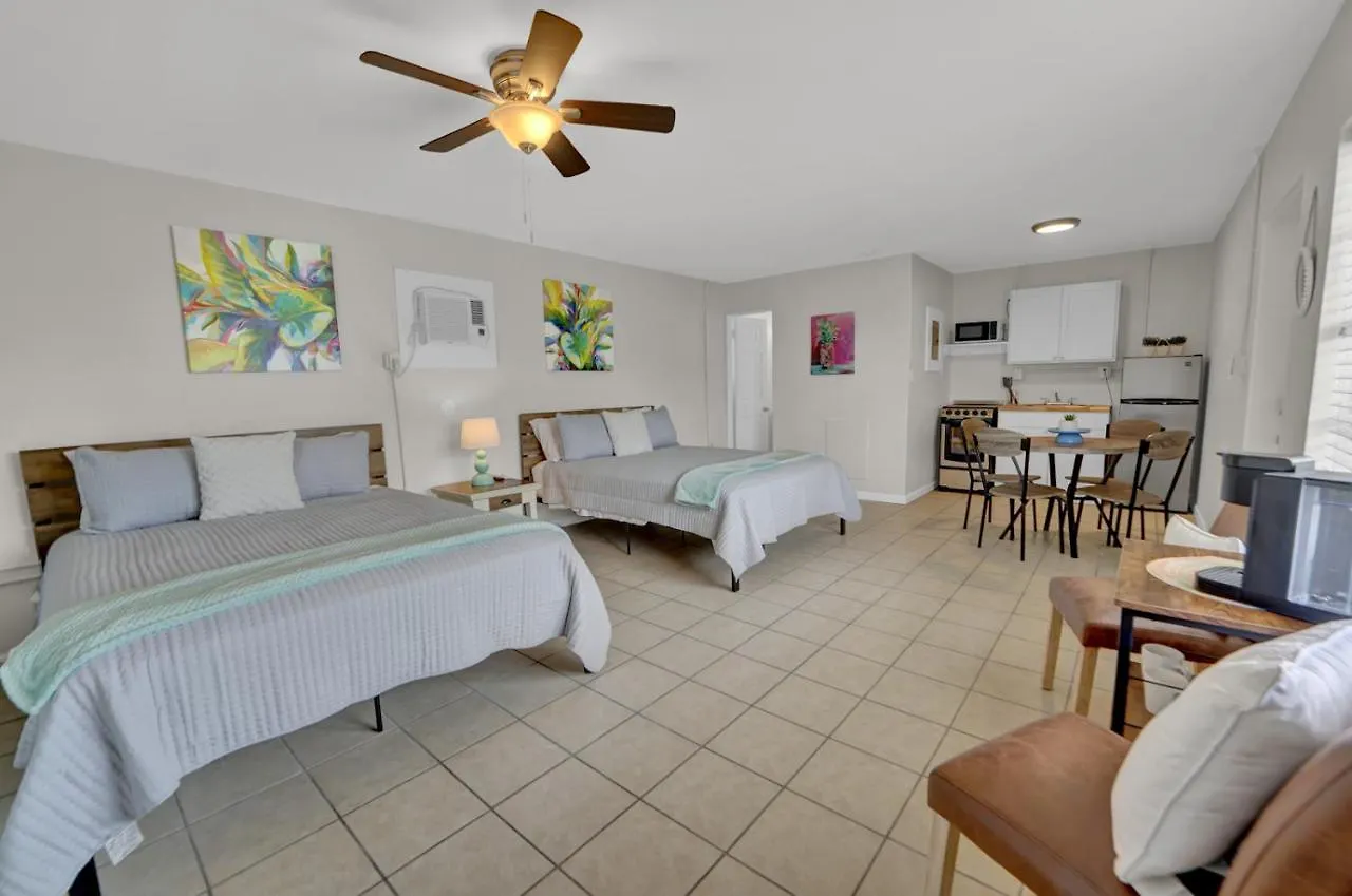 Sea Foam Suites Lower Grand Lagoon Hotel